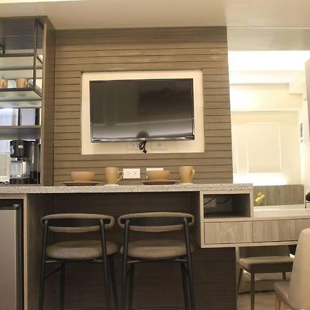 Condo Near Ayala Cebu City W Wifi Balcony Exterior foto