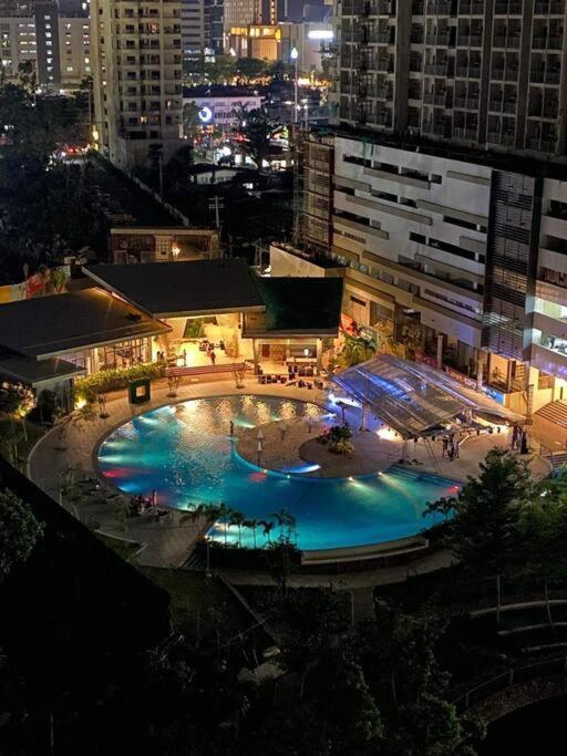 Condo Near Ayala Cebu City W Wifi Balcony Exterior foto
