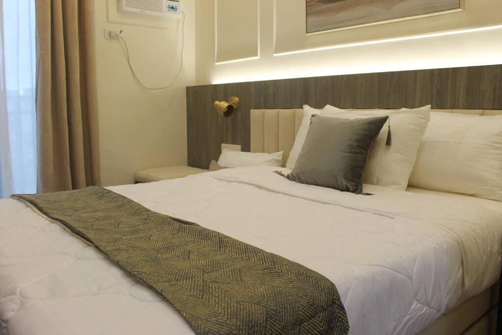 Condo Near Ayala Cebu City W Wifi Balcony Exterior foto